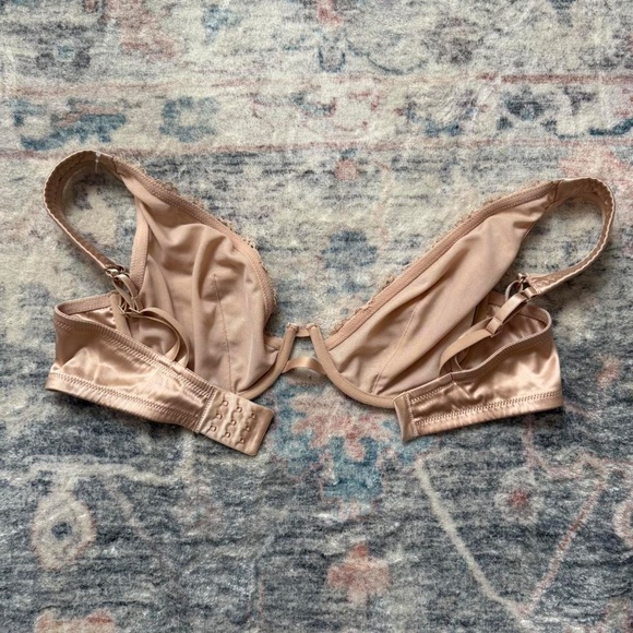 Aerie Nude Plunge Unlined Bra - Picture 2 of 3